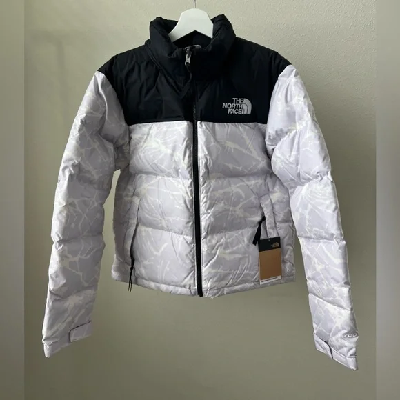 The North Face Women's 1996 Retro Nuptse 700 fill goose down Jacket - Picture 3 of 11